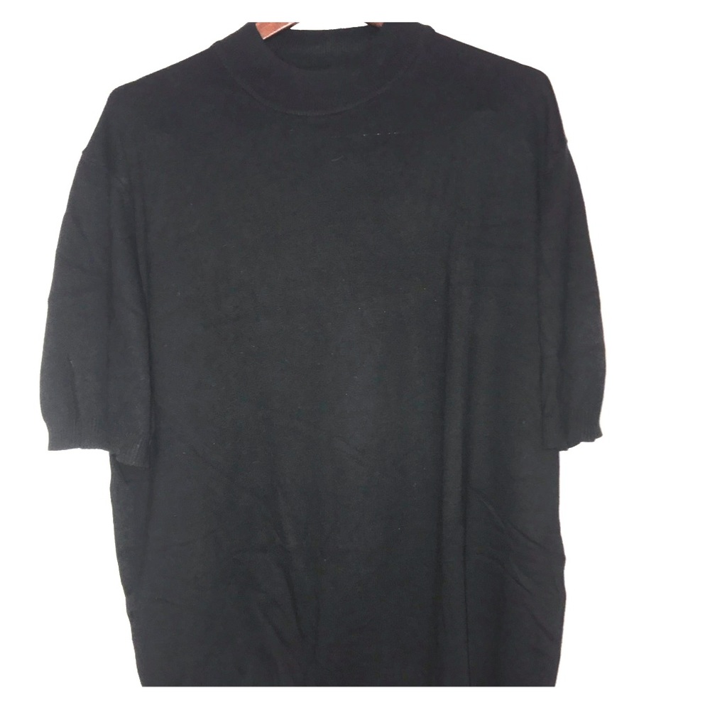 Neiman Marcus Large Short Sleeve Crewneck Sweater